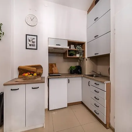 Apartment St.