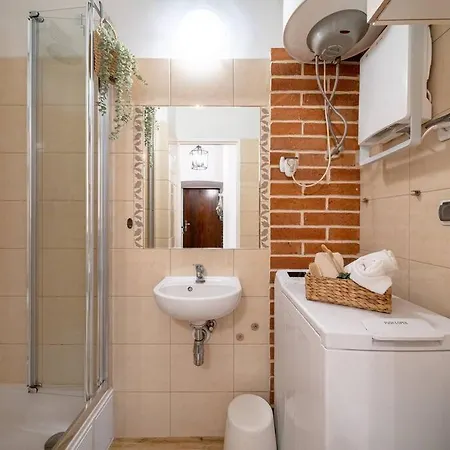 Apartment St. *