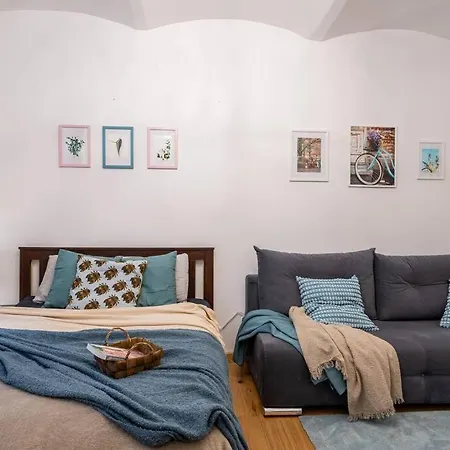Apartment St. *